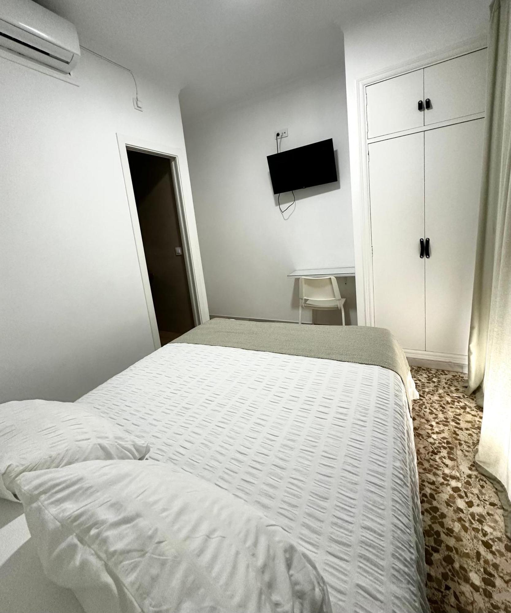 Hostal Mellizo Lebrija Bagian luar foto