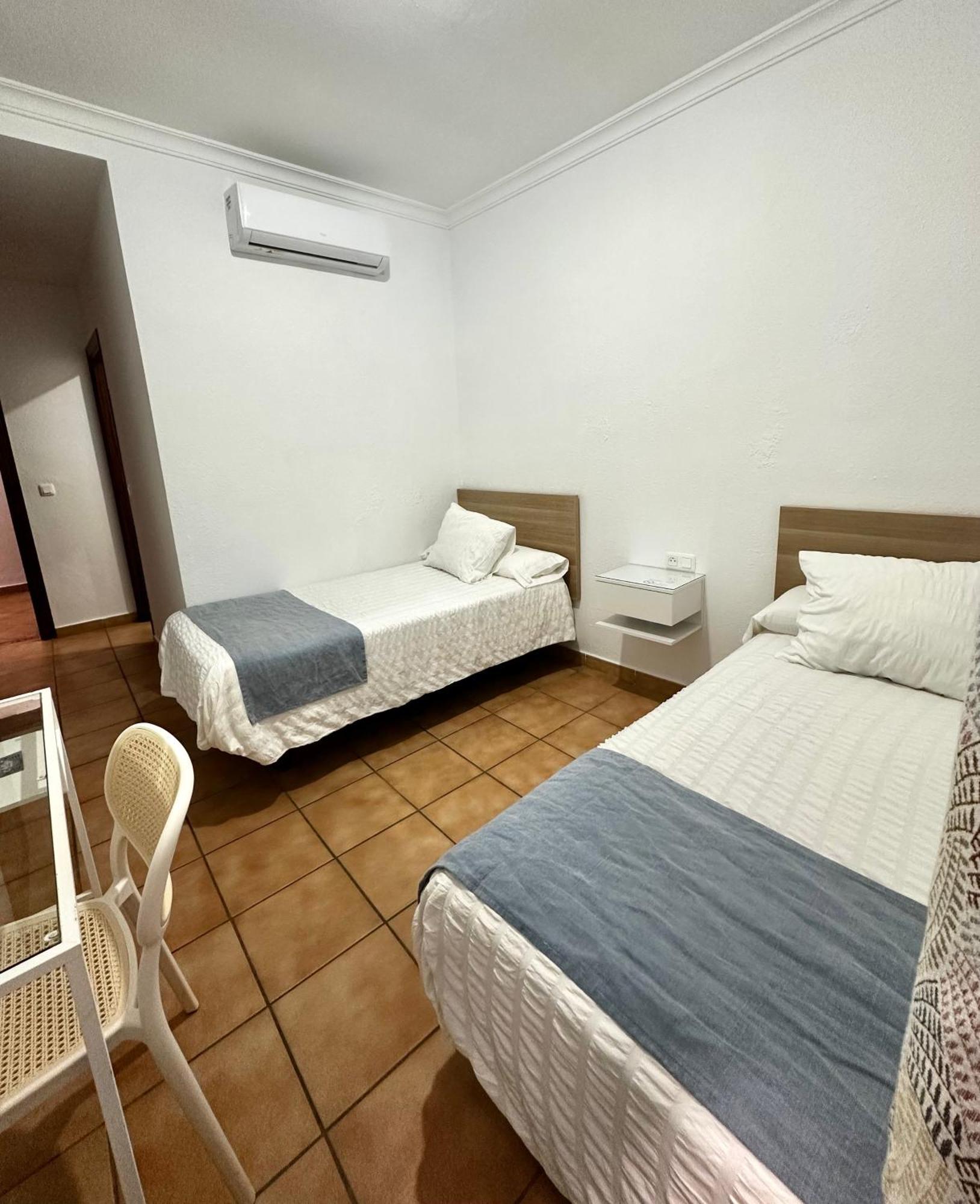 Hostal Mellizo Lebrija Bagian luar foto