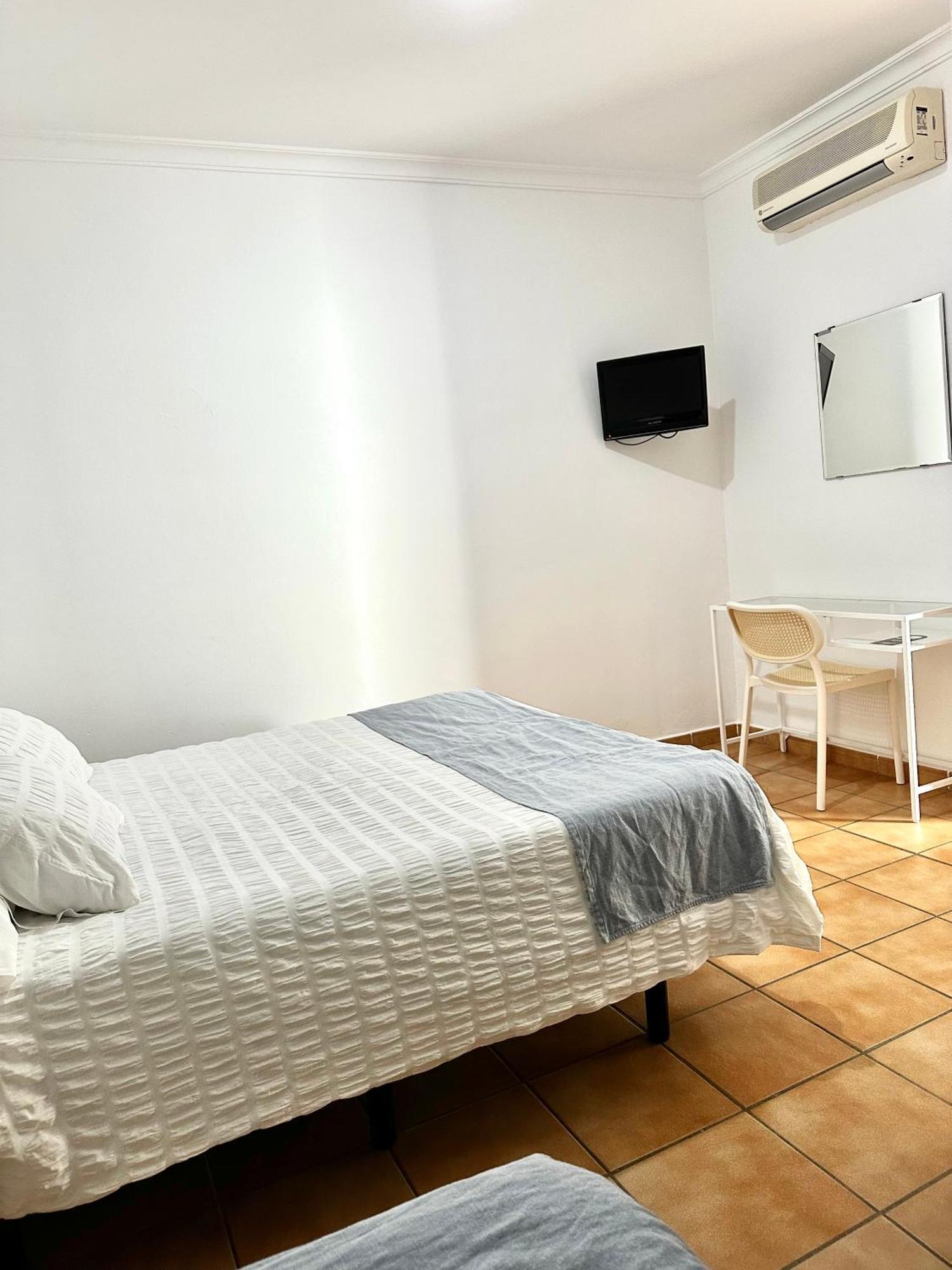 Hostal Mellizo Lebrija Bagian luar foto